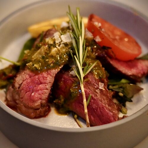 Grillad ryggbiff med chimichurri – Tapas28, Kungsholmen